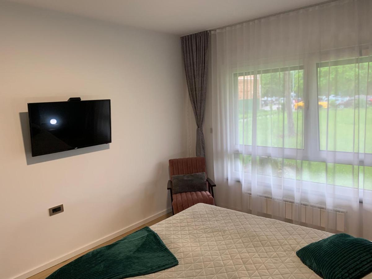 Park Lake Suite ทูซลา ภายนอก รูปภาพ